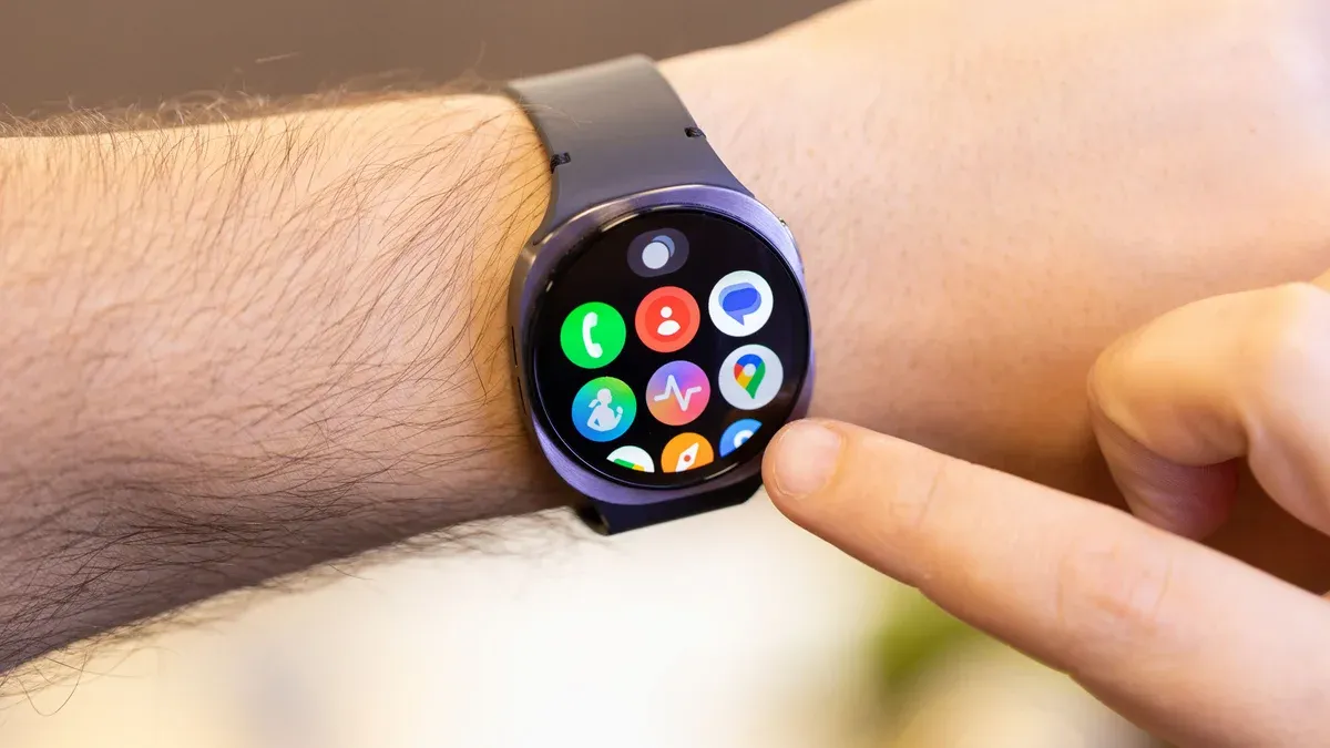 Samsung revela prévia do novo Galaxy Watch com IA e saúde