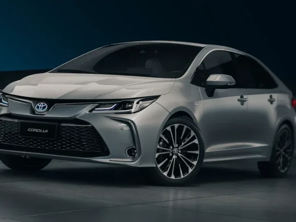 Toyota derrete preço do Corolla Hybrid e rivaliza com BYD
