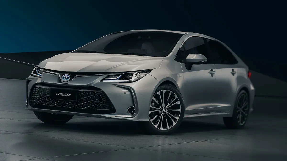 Toyota derrete preço do Corolla Hybrid e rivaliza com BYD