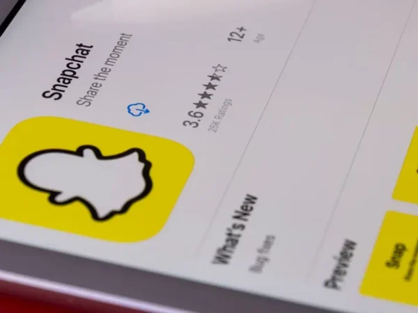 Homem é preso por invadir contas do Snapchat e roubar nudes