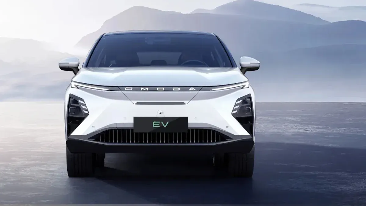 Omoda E5 ganha versão barata para rivalizar com BYD Dolphin
