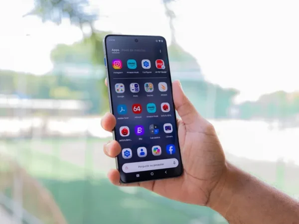 Android 17 terá alerta mais severo para apps que veem sua tela