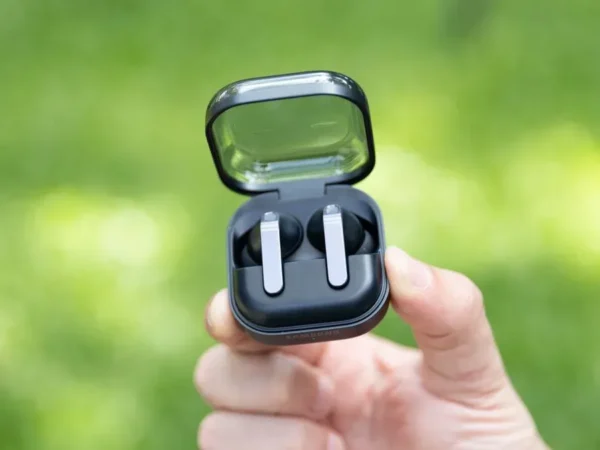 Galaxy Buds 4 com cupom: fone ANC da Samsung por R$ 846