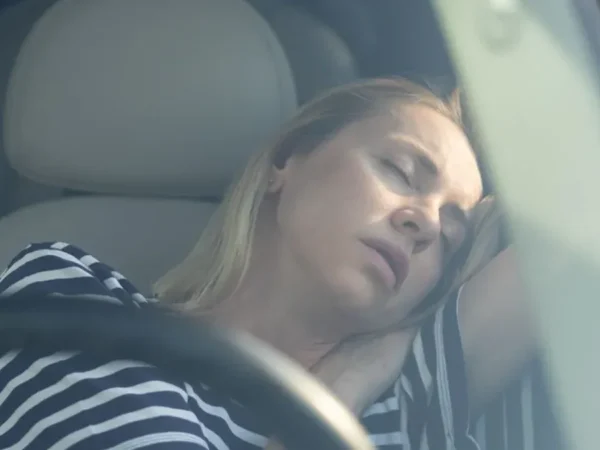 Fadiga ao volante: como o cansaço imita os efeitos da bebida
