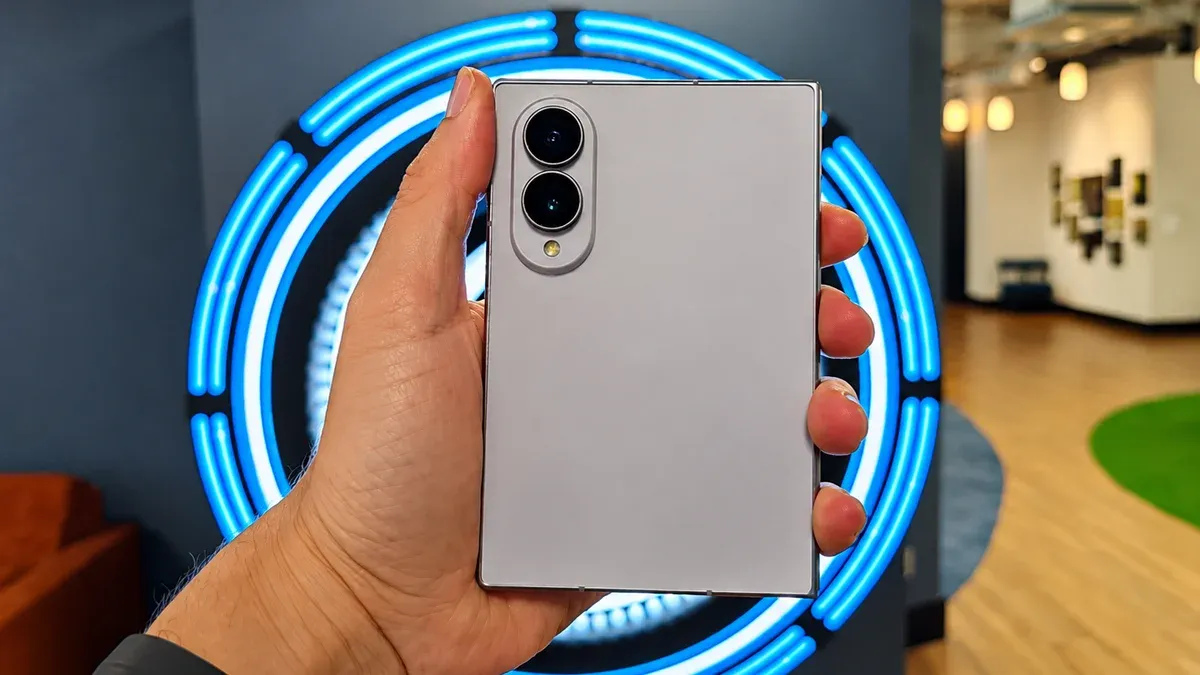 Vivo libera test drive de celulares dobráveis Samsung; veja preços
